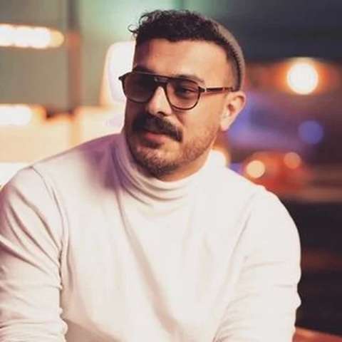 دانلود آهنگ با گل رز زیر پاتو پر کنم امیر چهارم