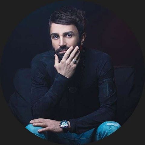 دانلود آهنگ با من بمون فقط علی لهراسبی